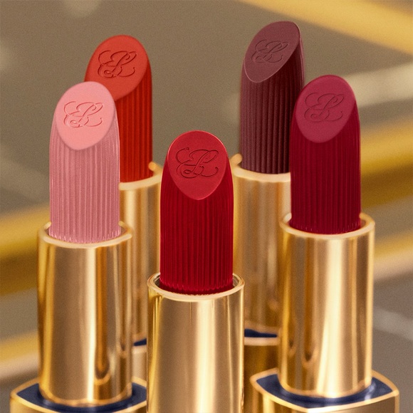 **NEW ESTEE LAUDER LIPSTICK** - Picture 8 of 13